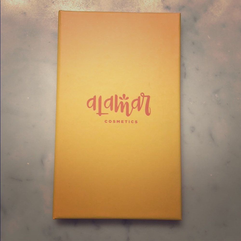 Alamar Eyeshadow Palette